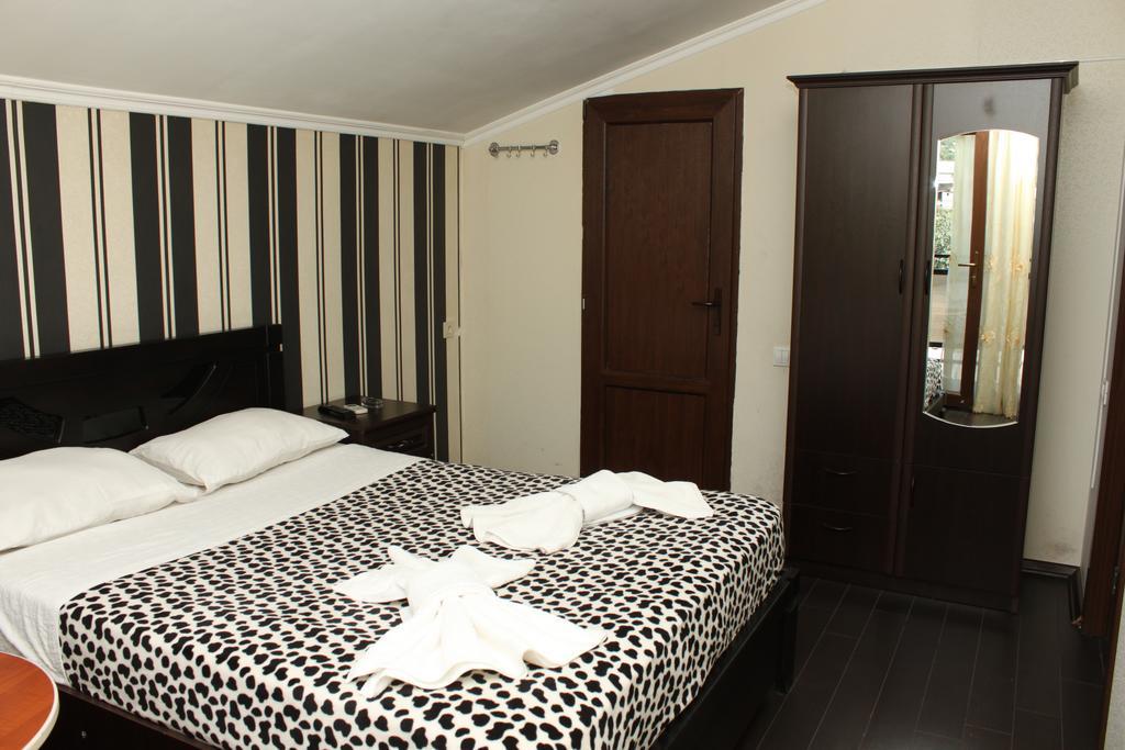 Hotel Majestic Tbilisi Zimmer foto